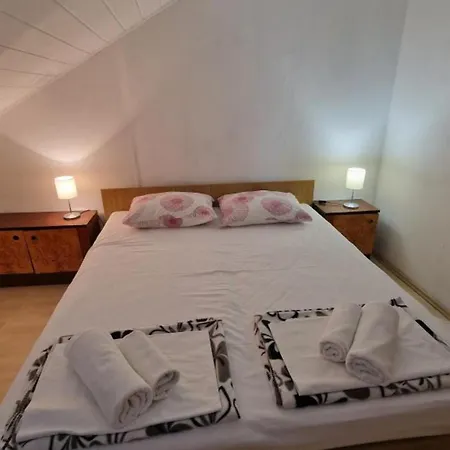 Lora Apartament *