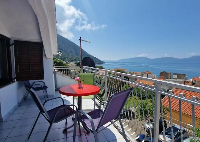 Apartment Palma Gradac (Split-Dalmatia)